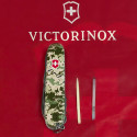 Складной нож Victorinox HUNTSMAN ARMY Пиксель с крас. лого 1.3713.3.W3941p