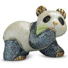 Фигурка De Rosa Rinconada Families Медвежонок Панда с Листиком Dr303f-13