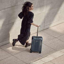 Чемодан Victorinox Travel AIROX/Dark Blue S Маленький Vt610915