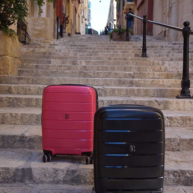 английские чемоданы IT Luggage