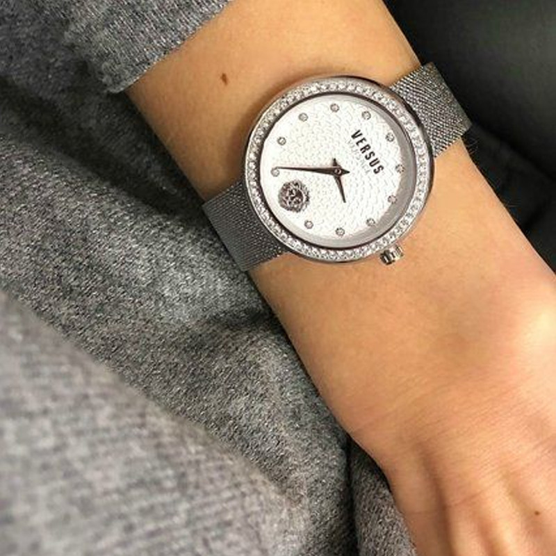 Брендовые часы в магазине Attribute